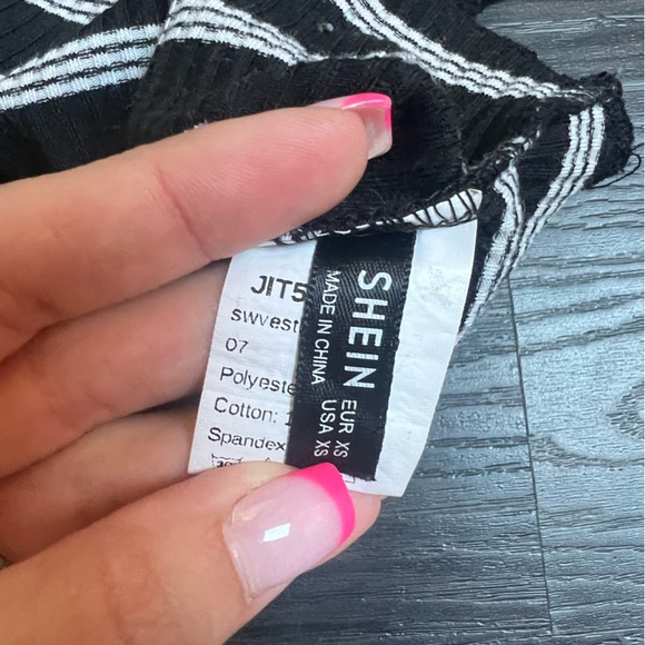 Crop top - Picture 2 of 2